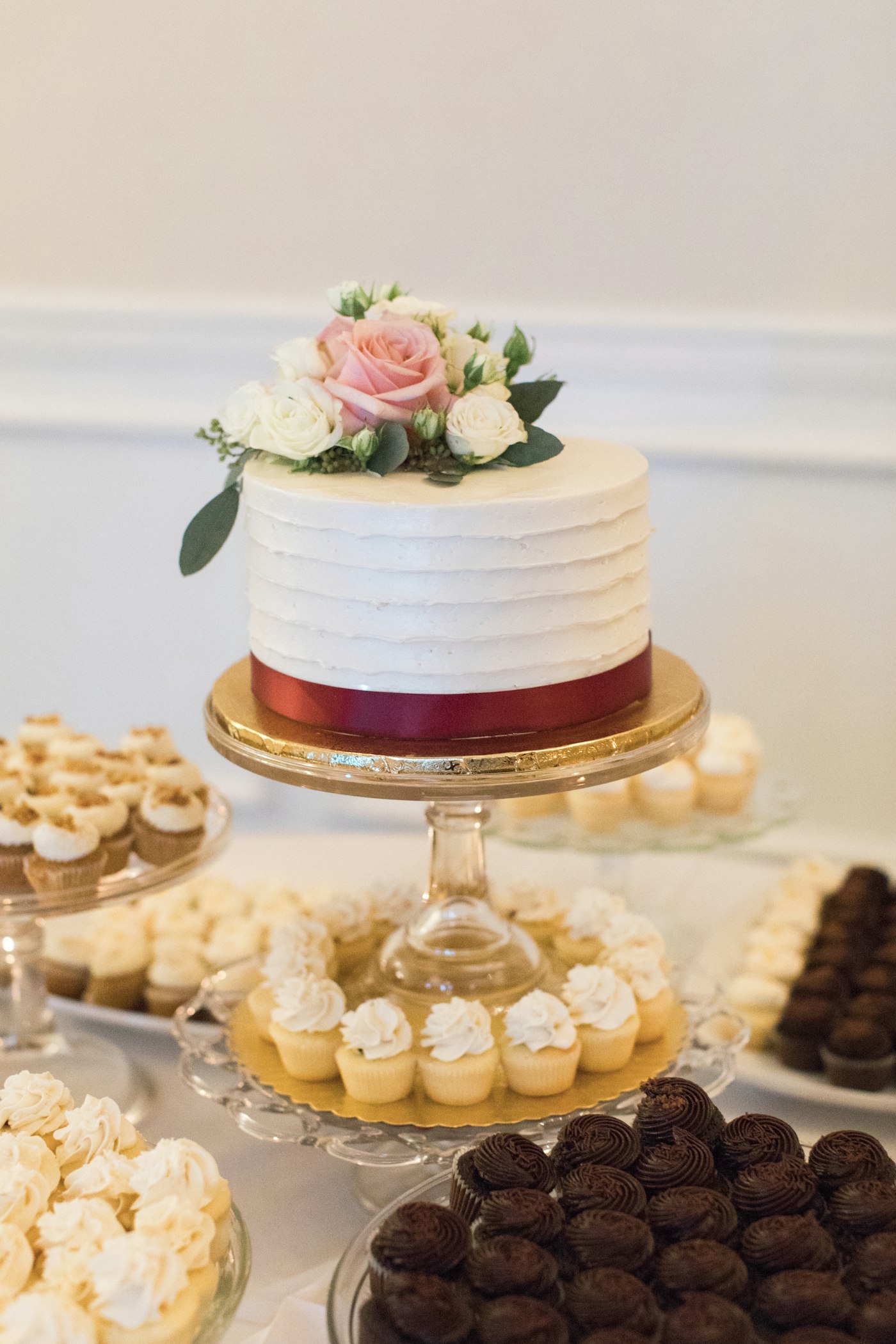 Individually packaged dessert favors on a display